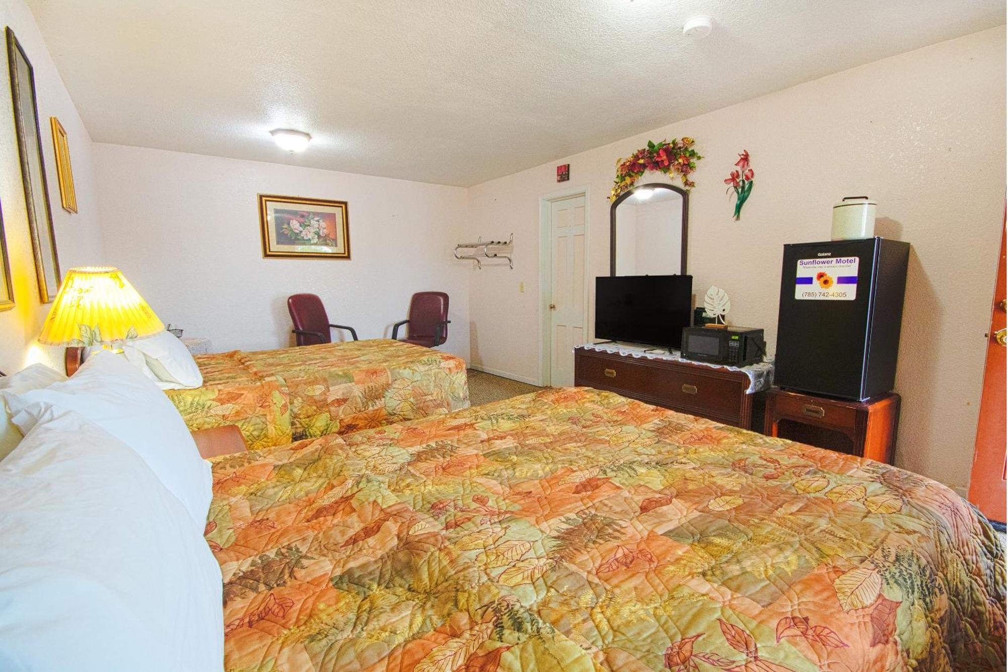 Sunflower Motel Hiawatha By Oyo Екстериор снимка